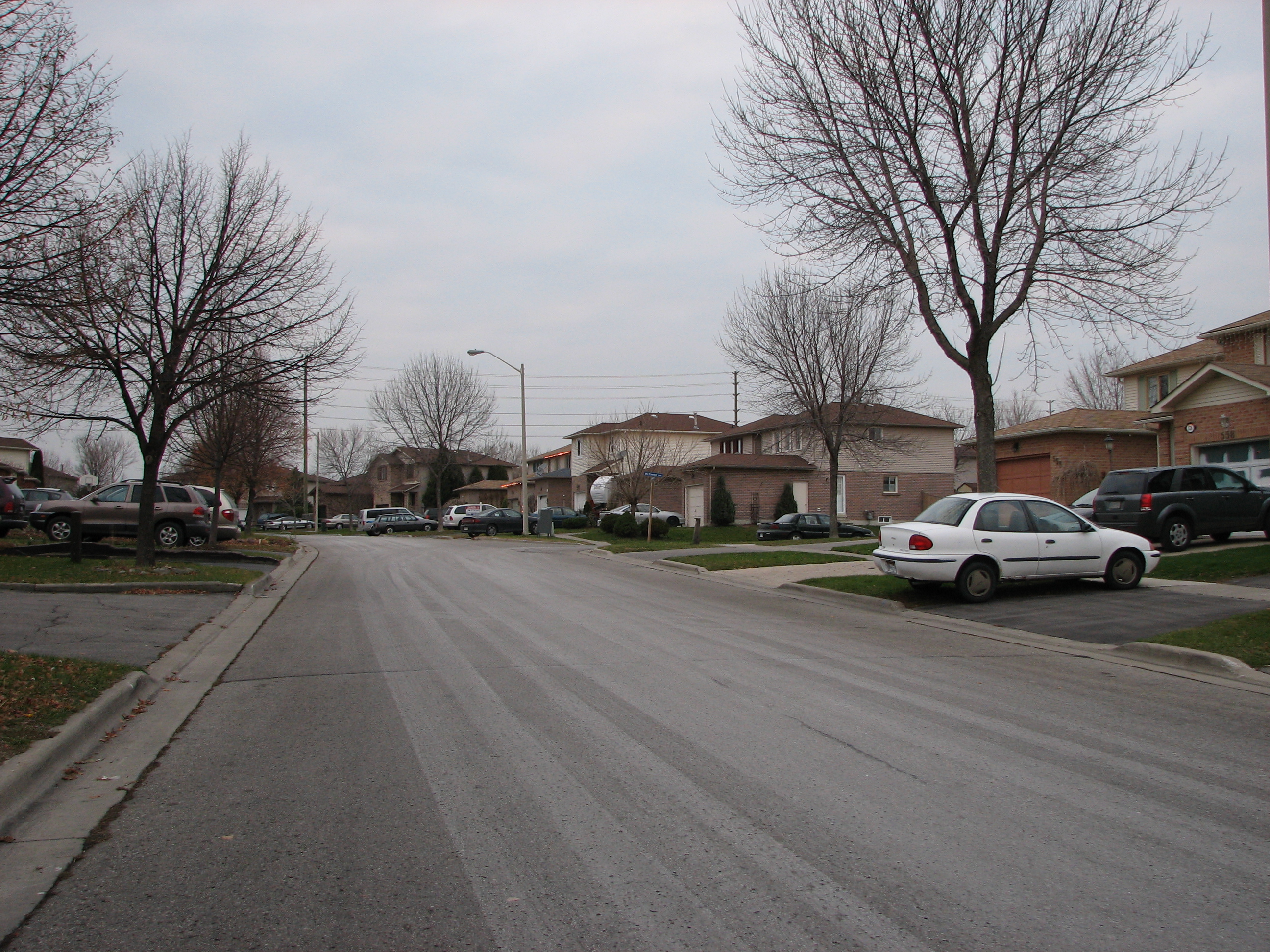 564 Cobblehill outside-9.JPG